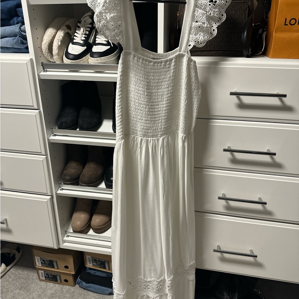 White maxi dress